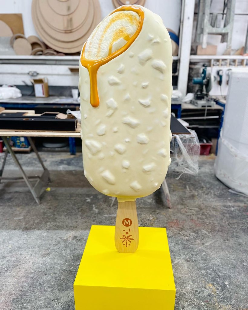spur_creative's tweet photo. We made giant Magnum ice creams, sadly they are not edible but we think they look delicious, just like the real thing! #magnum #icecream #props #propmakers #spurcreative #workshop #food #giant #sunlover #starchaser #tasty #events #painter #fibreglass #mould https://t.co/2pWzUMWUV6