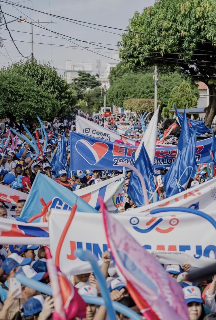 cabasgustavo's tweet photo. El Dr @ErnestoOrozcoD, es el candidato único del progreso de Valledupar a la alcaldía. Su reto es seguir los pasos, de aquel a quien los Vallenatos, en 1990 escogimos como el político del siglo: ANIBAL MARTÍNEZ ZULETA. #SeLaDejoAhi @El_Pilon @JotaJotadaza https://t.co/tOtT9BqRGA