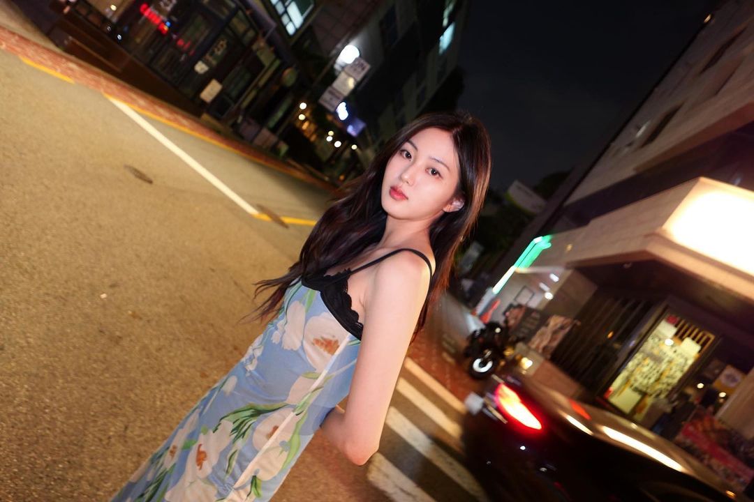summerspoem's tweet photo. 230730  |  superb_ean instagram post update

🧊

#권은빈 #KWONEUNBIN https://t.co/FLYNkEF3BO