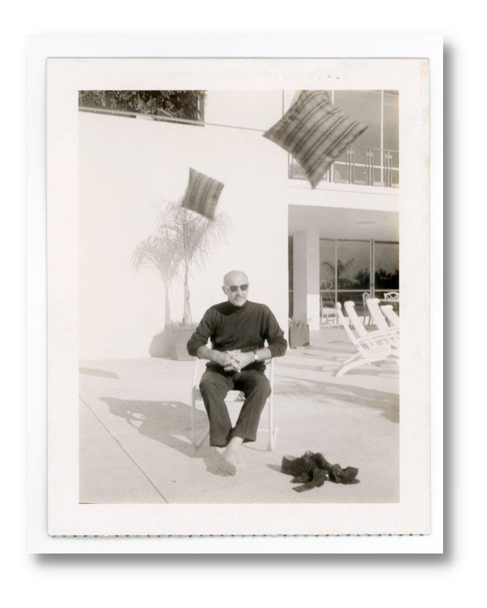 LegendHaddi's tweet photo. #seanconnery #legend #icons #jamesbond #007 #actor #greatness #bwphoto #bw_addiction #bw_captures #polaroid #polaroidcamera  #filmsnotdead #instantfilm https://t.co/utfjB1k6Dl