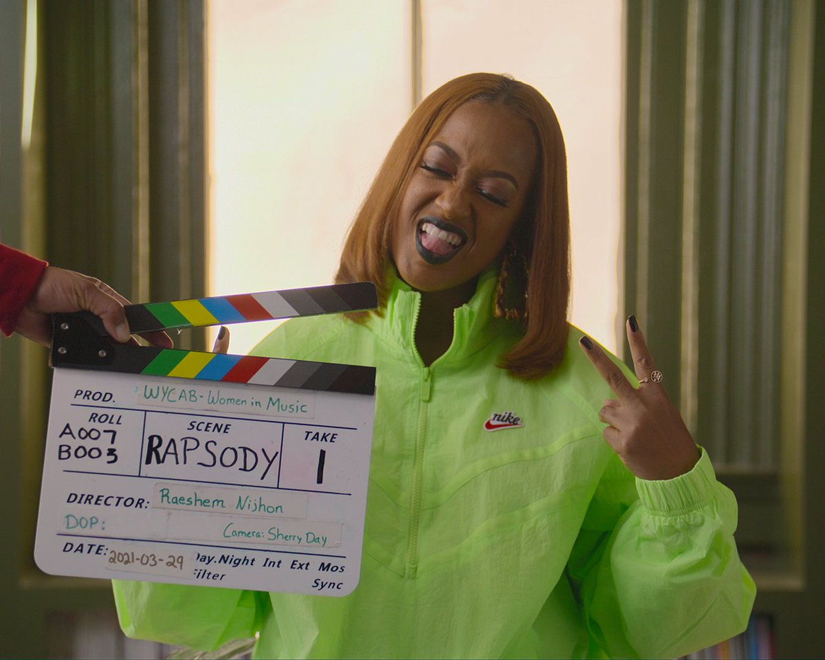 Rappeuses, écrivaines et expertes expliquent l’influence des femmes sur la musique et la culture hip-hop dans cette série documentaire dédiée aux pionnières et aux novatrices.

Ladies First : Les femmes du hip-hop américain, le 9 août.