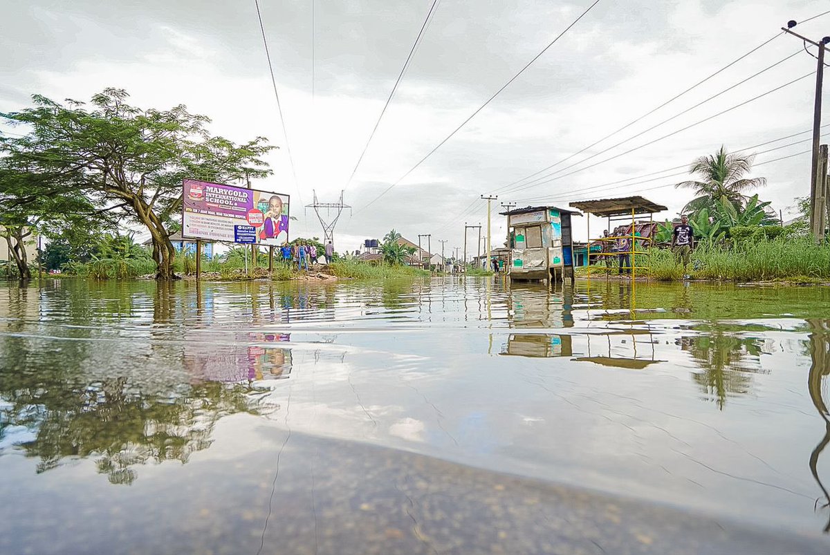 _PastorUmoEno's tweet photo. Yesterday, I made an on-the-spot assessment of the flooded portion of Atiku Abubakar Avenue, Uyo, to assess the situation firsthand. 

The waterlogged area requires immediate intervention, and I have instructed the Chairman of the Akwa Ibom State Environmental Protection and Waste Management Agency, Prince Akpan Ikim, to start the de-silting of drainages on the Avenue and adjacent streets to ensure a smoother flow of rainwater.

We are dedicated to promptly resolving this issue, as it directly impacts the well-being of our citizens.