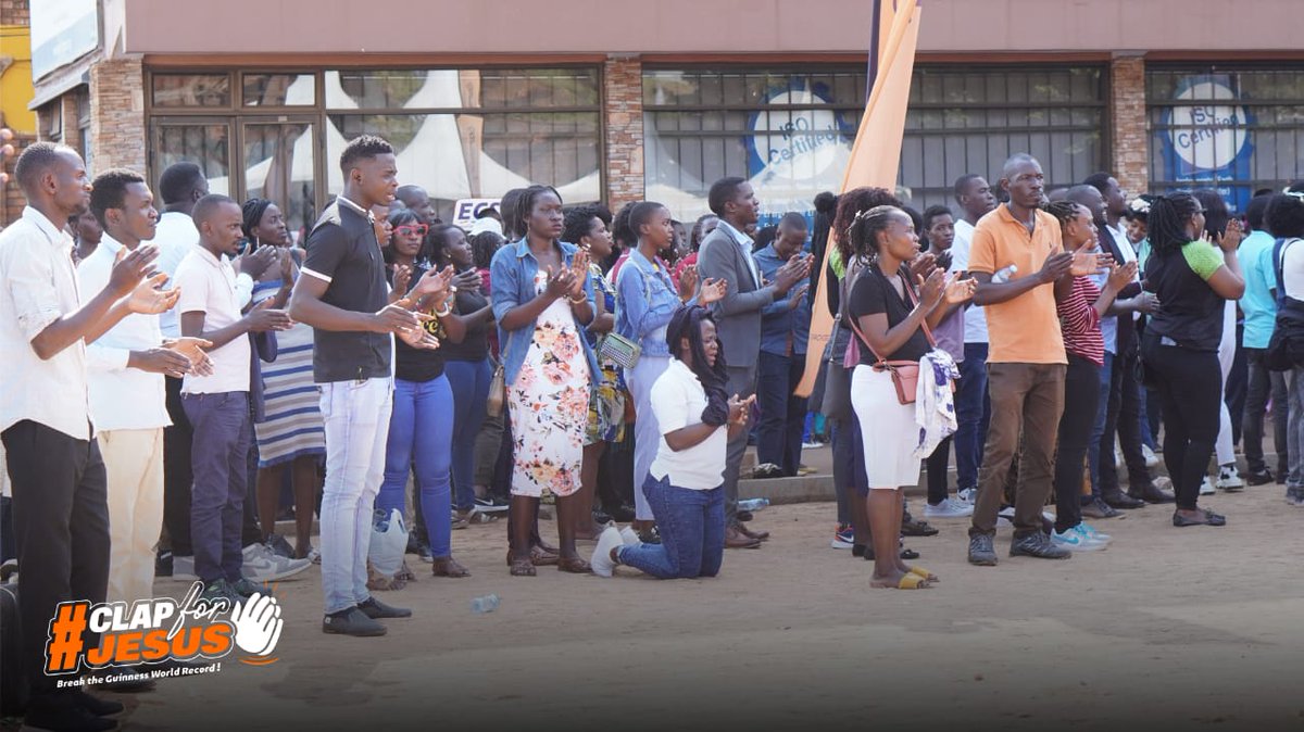 Phanerookampala's tweet photo. The lovers of God joyfully display their applause for the #ClapForJesusWorldRecord. He that begun this good work shall surely see it to accomplishment.

https://t.co/g5uo6PExBT 

#ClapForJesus 
#ClapForJesusWorldRecord 
#LiveOnManifestTV https://t.co/aZFF0hbR2c