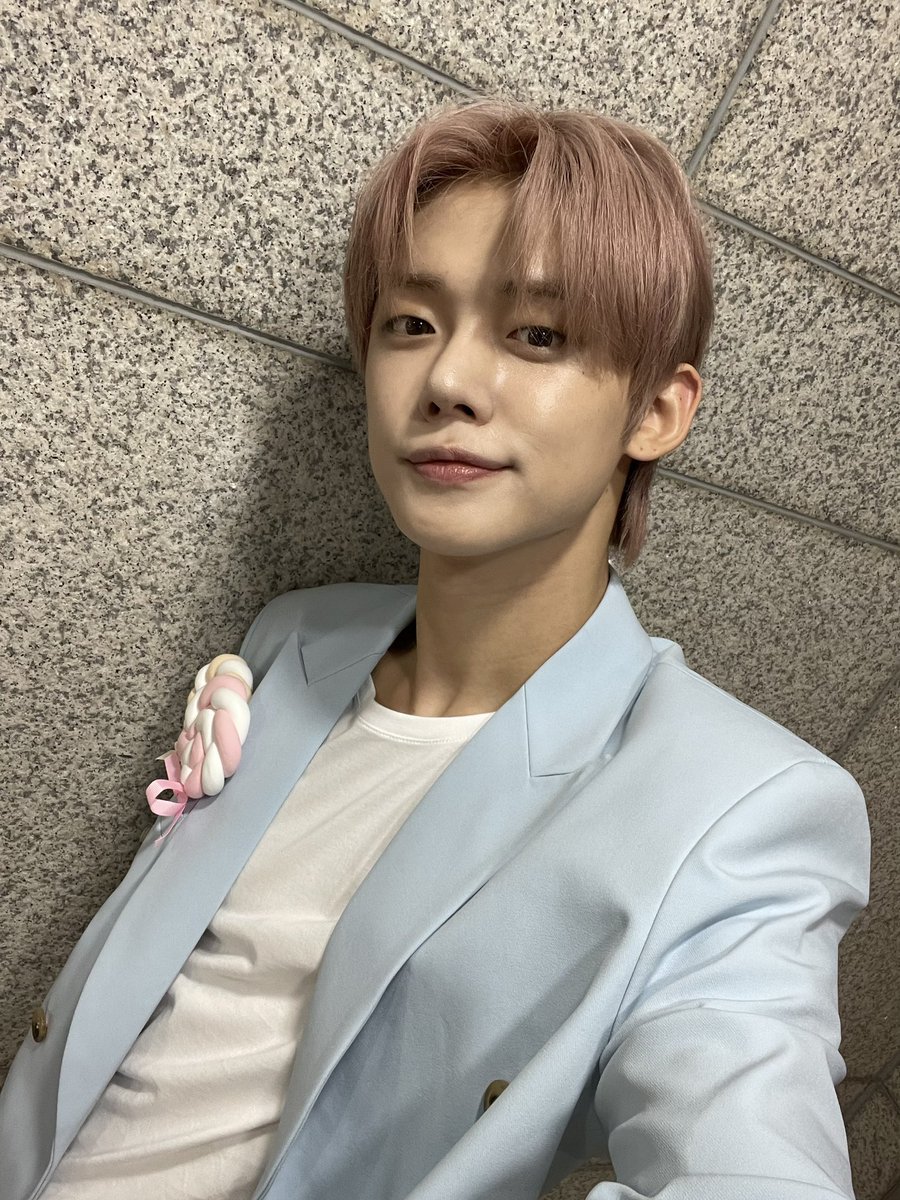 MyTXTLatam_'s tweet photo. @TXT_members Traducción:

Yeonjun nube 

#YEONJUN 
-🌙 https://t.co/ucVd9EbMrB