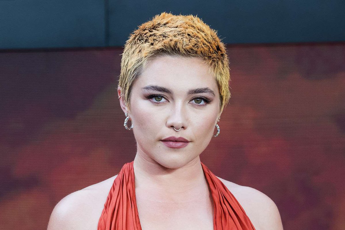 wereclancy's tweet photo. Istg she is so gorgeous. I dreamt about her kissing me at an Oppenheimer screening last night. #FlorencePugh https://t.co/fMLNMyfsxS
