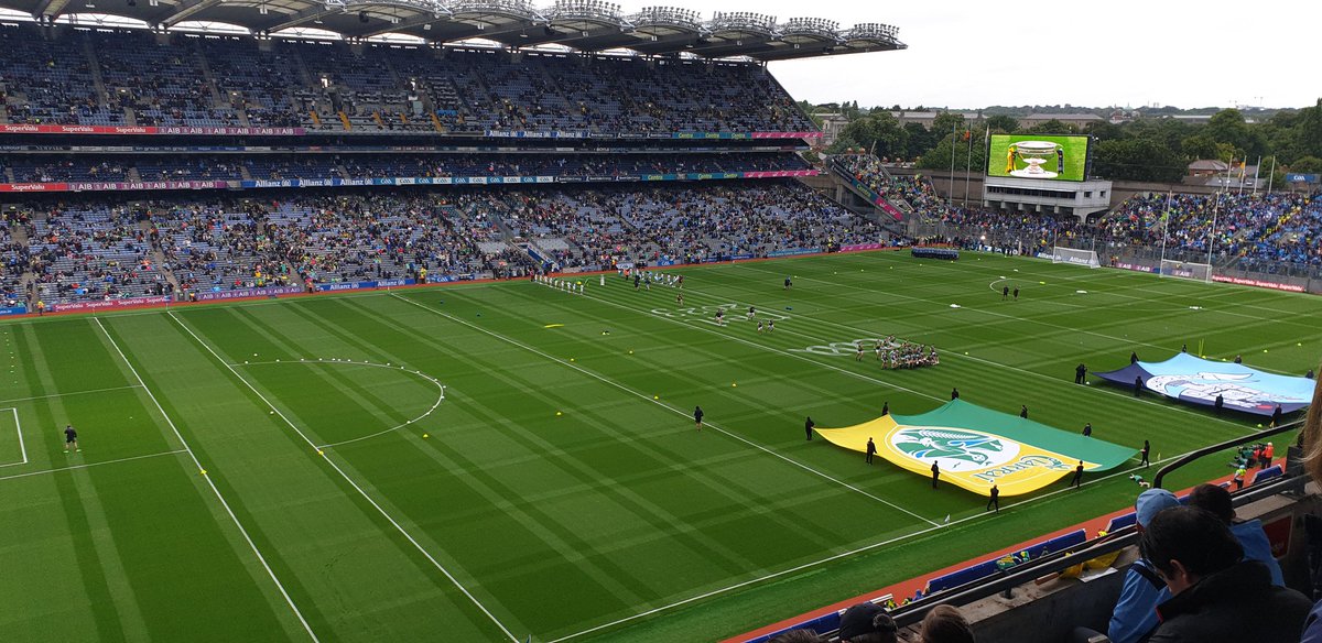 Head says Kerry, heart says the Dubs....Midfield battle massive
#nothingbeatsbeinghere #KerryVDublin