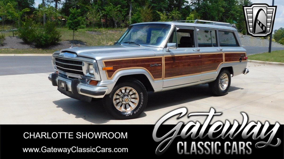 Gateway_Classic's tweet photo. 🚗24 Hours remaining to get your bid in on your dream machine! 🏁 From sleek vintage beauties to roaring muscle cars, this is the ultimate car lover's paradise! 🌟  https://t.co/PJFIDaHcfB #gatewayclassiccars #gatewayclassicauctions #dreamsdriven https://t.co/O39Zj7BNXP