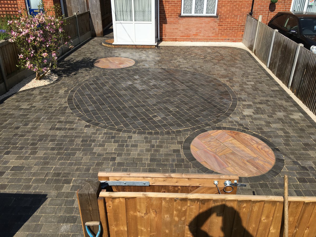 Green and Ground tweet media