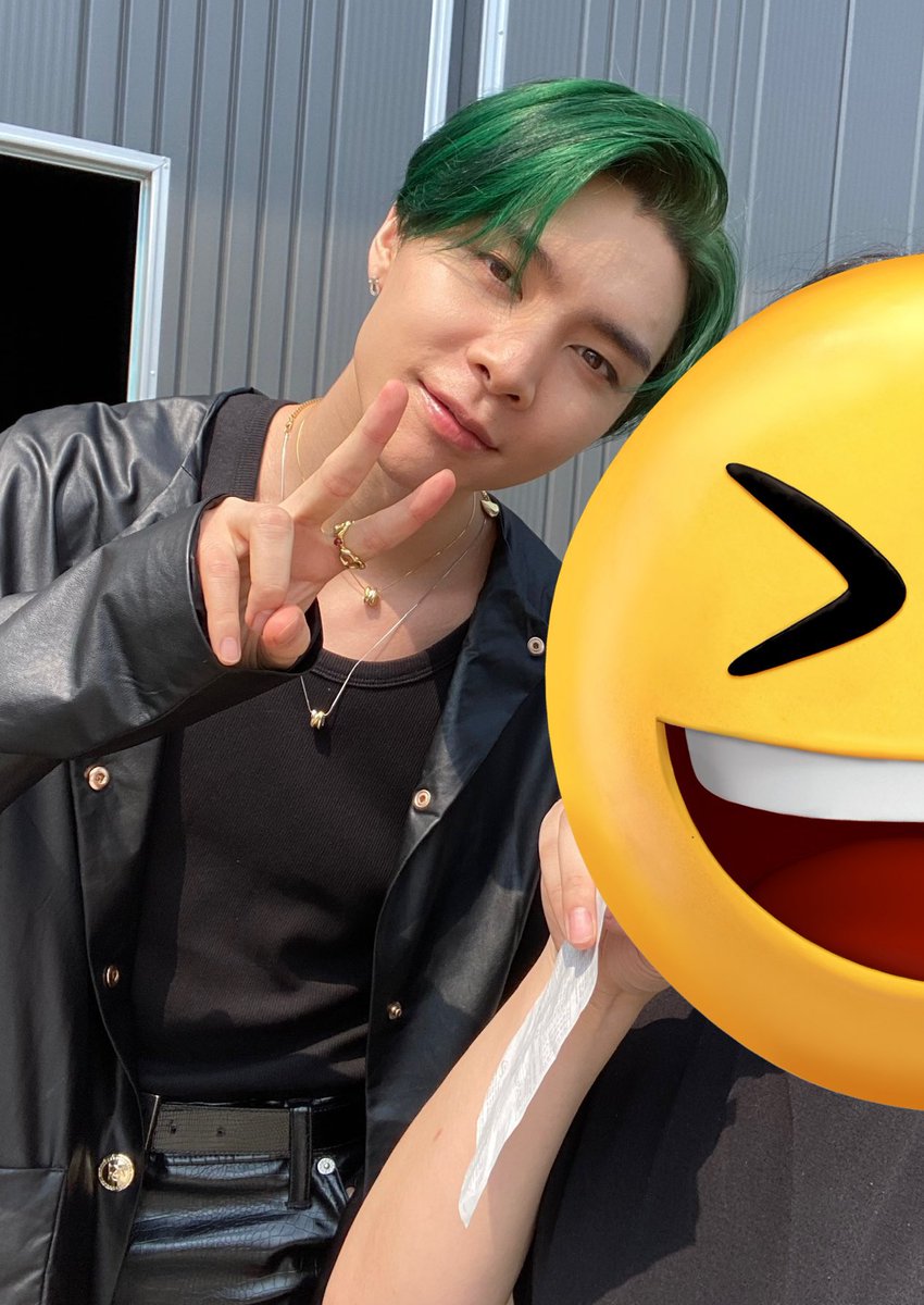 미친 쟈니 머리색 장난아닌데????????????????? 무슨 촬영이었을까 ㅠㅠㅠㅠㅠㅠㅠㅠㅠㅠㅠㅠㅠㅠㅠㅠㅠ