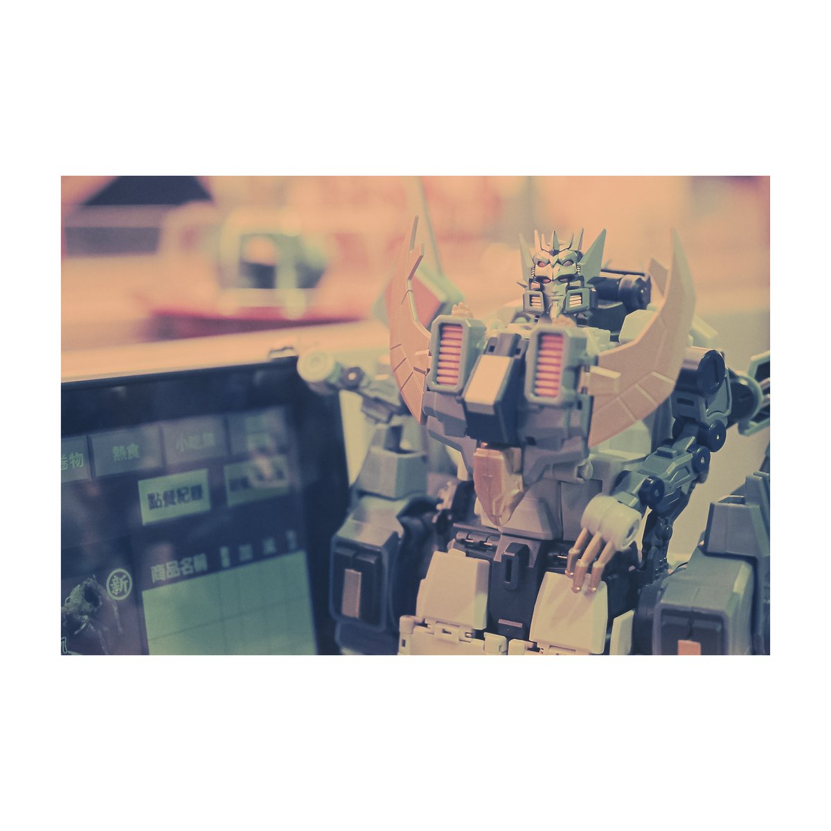 MagnusLabel's tweet photo. “#Sushiro”
#NikonF3 #Nikon55mmF28
#KodakVision3500T #CrossProcessing
D thefilmclub._
S PhotoGoldenHK
#Transformers #トランスフォーマー #Deathsaurus #デスザラス #MastermindCreations #MMC #DZef #3rdPartyTransformers #フォルダー画像に癒しを求める #Maccadam #MagnusLabel #LoadFilm https://t.co/KuFAQtzaQZ
