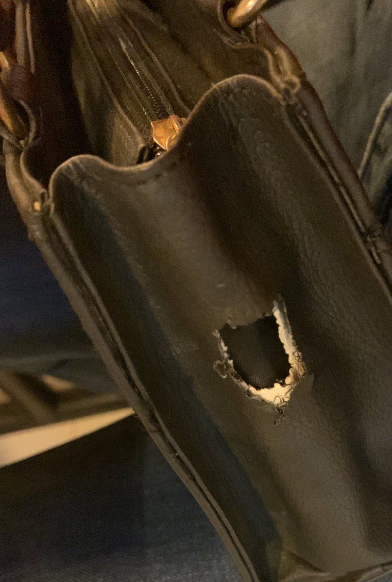 Siempre le he tenido miedo a los robos en la calle y antier me intentaron robar el bolso, le rompieron la tira del jalón 😪