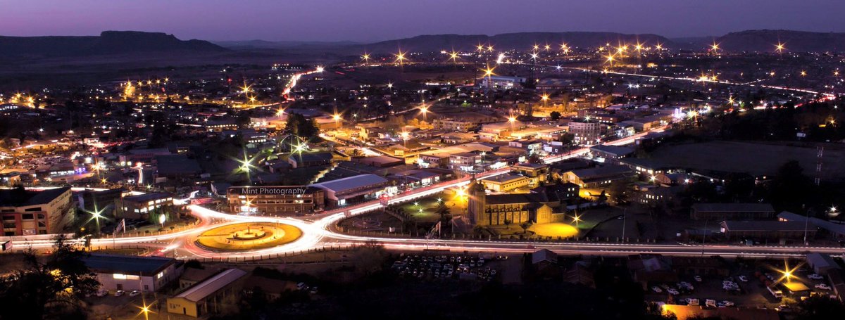 PNtlamelle's tweet photo. I don’t know who took the picture but Maseru is beautiful 😍 https://t.co/lzEpPPa642