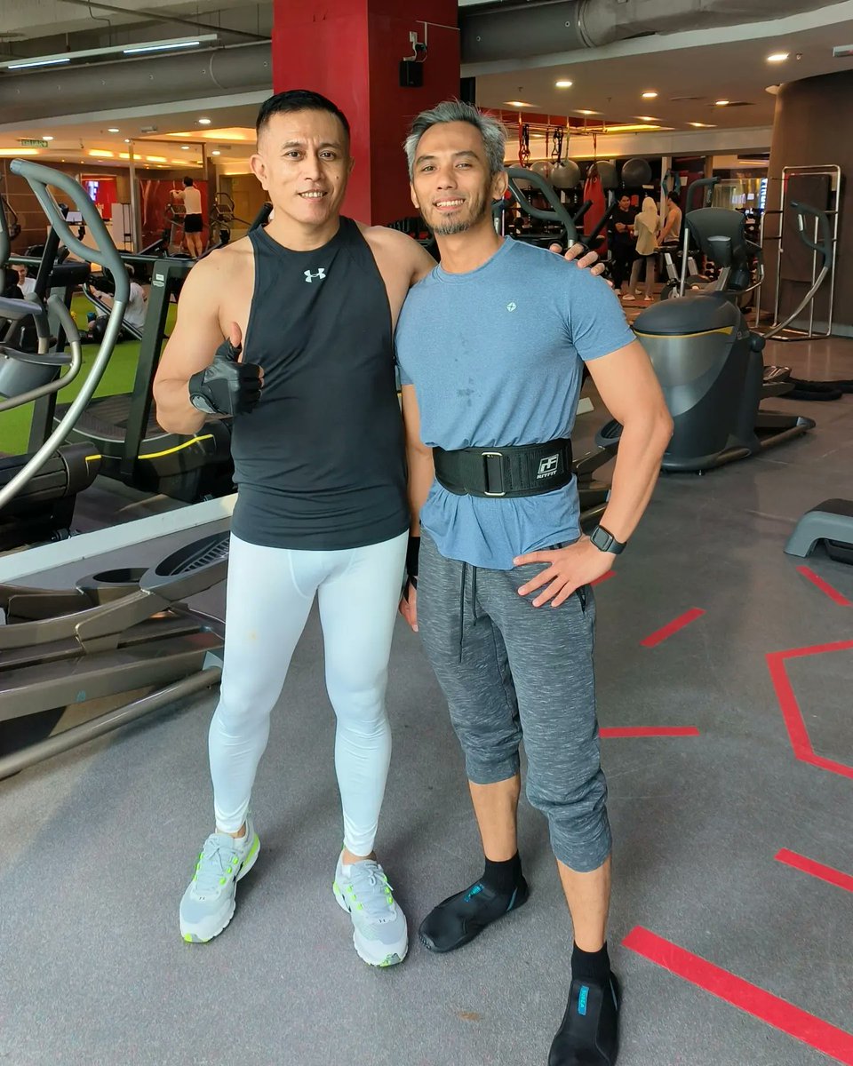 AbangOmar's tweet photo. #friendship #friend #fitnessfreak #gym
#frnzz #instafriendship #instagood
#friendsday #goodtime #persahabatan #photooftheday #ukhwahsilatulrahim https://t.co/Zp3yXz7ree
