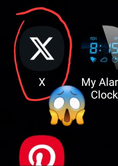 RegGFX's tweet photo. Excuse me while I vent!
My Phone icons this morning.
#TwitterX #Twitter
What the HECK is Twitter Up To?
🤦‍♂️🤦‍♂️🤦‍♂️ C'Mon Man!  
Will Tweets now become "XTweets"?
#cmonman 
#socialmediawars #neverruinagoodthing 
#toomuchcode https://t.co/odySr3lk91