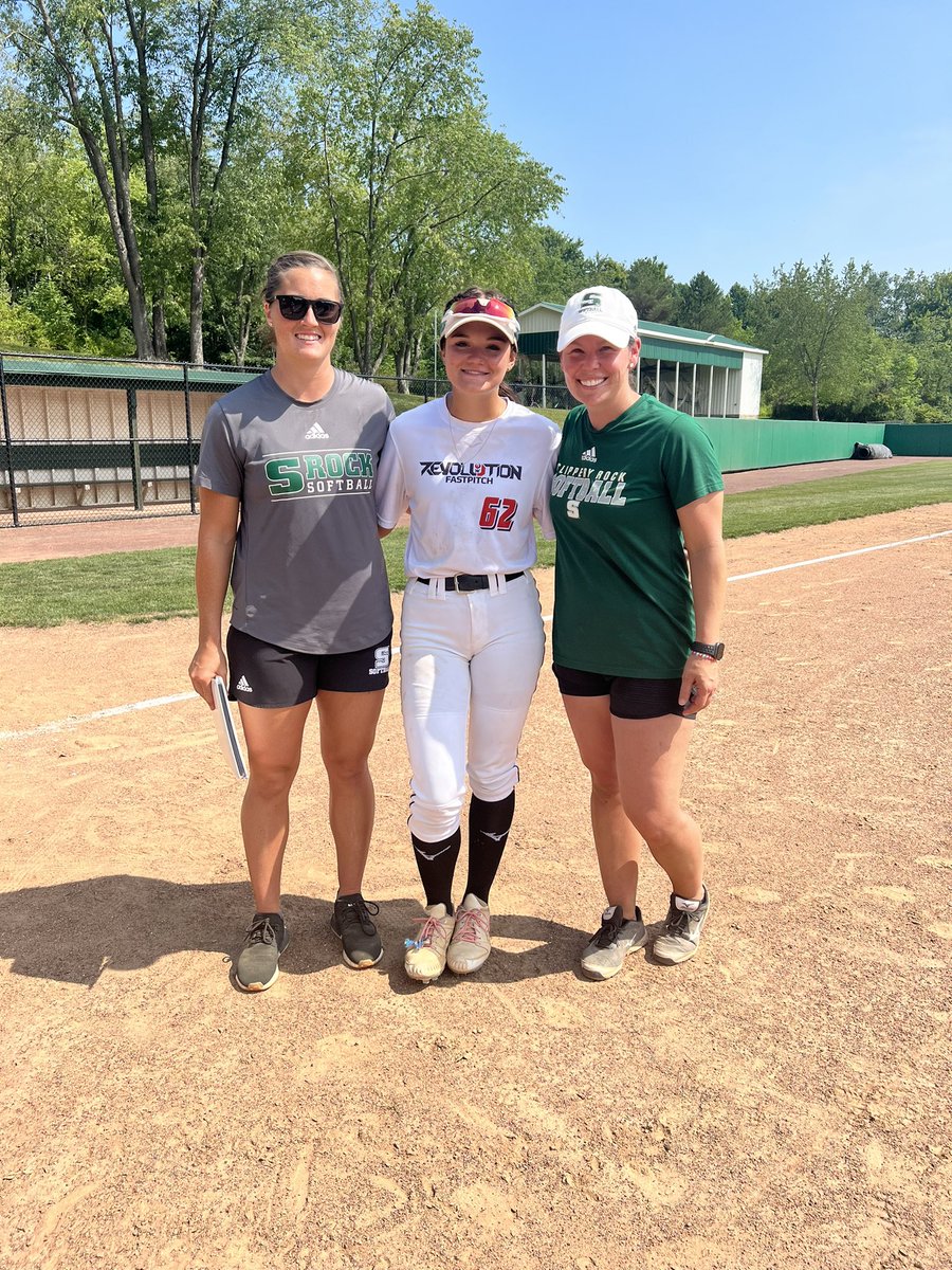 eva farone tweet media