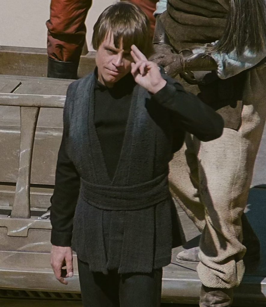 Luke Skywalker tweet media