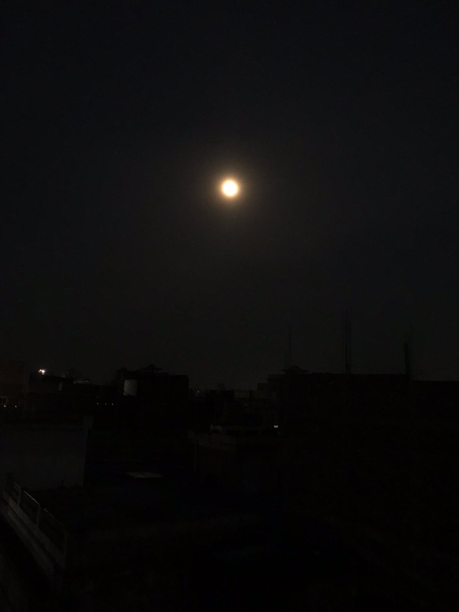 Rayan_zain_'s tweet photo. "The moon tonight is like a luminescent pearl, delicately suspended in the vast velvet sky, enchanting us with its celestial glow. 🌕✨ #MoonlitBeauty #NighttimeSplendor" https://t.co/vss4cQ3j99