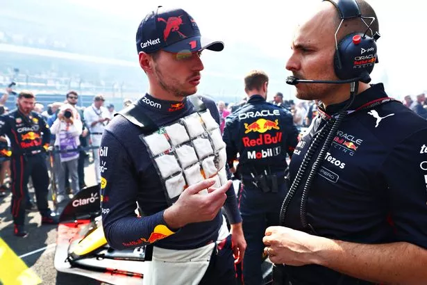 RBR_Daily's tweet photo. 📻 Max is messing around on the radio:

Verstappen: "I can also push a bit more and that we do another pit stop, a bit of pit stop training." 

GP: "No, not this time."

#F1 #BelgianGP https://t.co/0GJXekKJ77