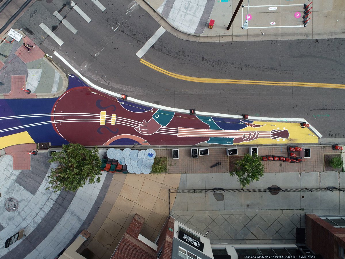 Shoutout to <a href="/DenverDOTI/">Denver Dept of Transportation & Infrastructure</a> for incorporating art and placemaking that celebrates the local community into traffic calming in Five Points, demonstrating that people-friendly streets are both safe AND beautiful 🎶😍

denvergov.org/Government/Age…