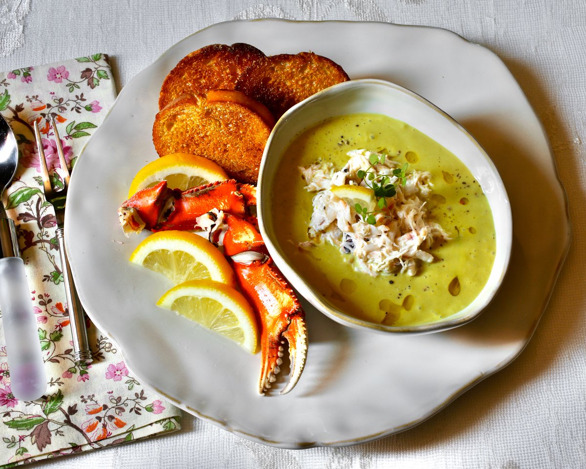 tasteblog's tweet photo. Chilled Zucchini Soup with Dungeness Crab https://t.co/rMACrmI0lh via @tasteblog #crab #soup #dungeness #summer #summerrecipe #seafood #chilledsoup https://t.co/SVbgD4ybpr