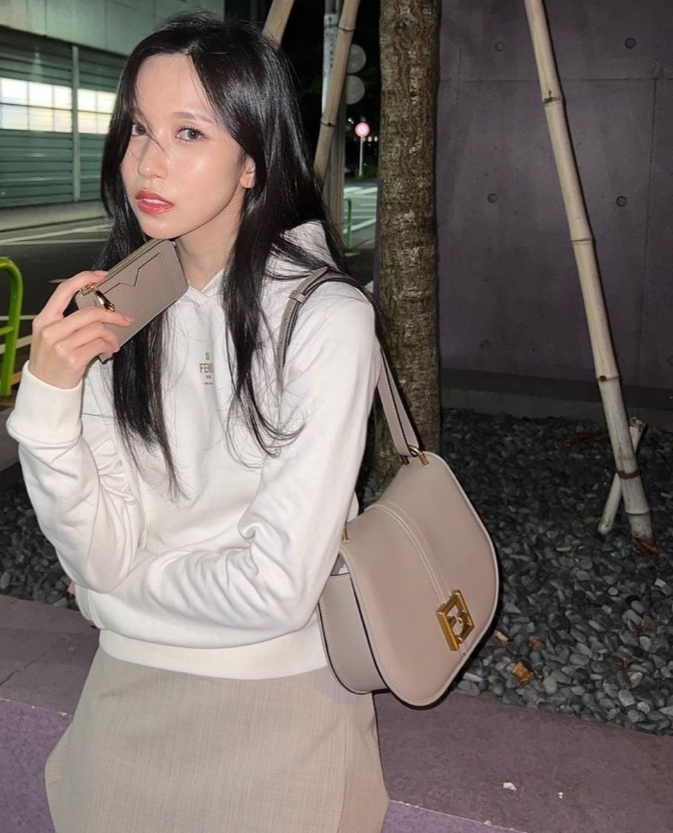 SubjectKpop's tweet photo. Mina's Instagram update

@/fendi 🤎

#TWICE #트와이스 @JYPETWICE https://t.co/OI5MoJlBvj