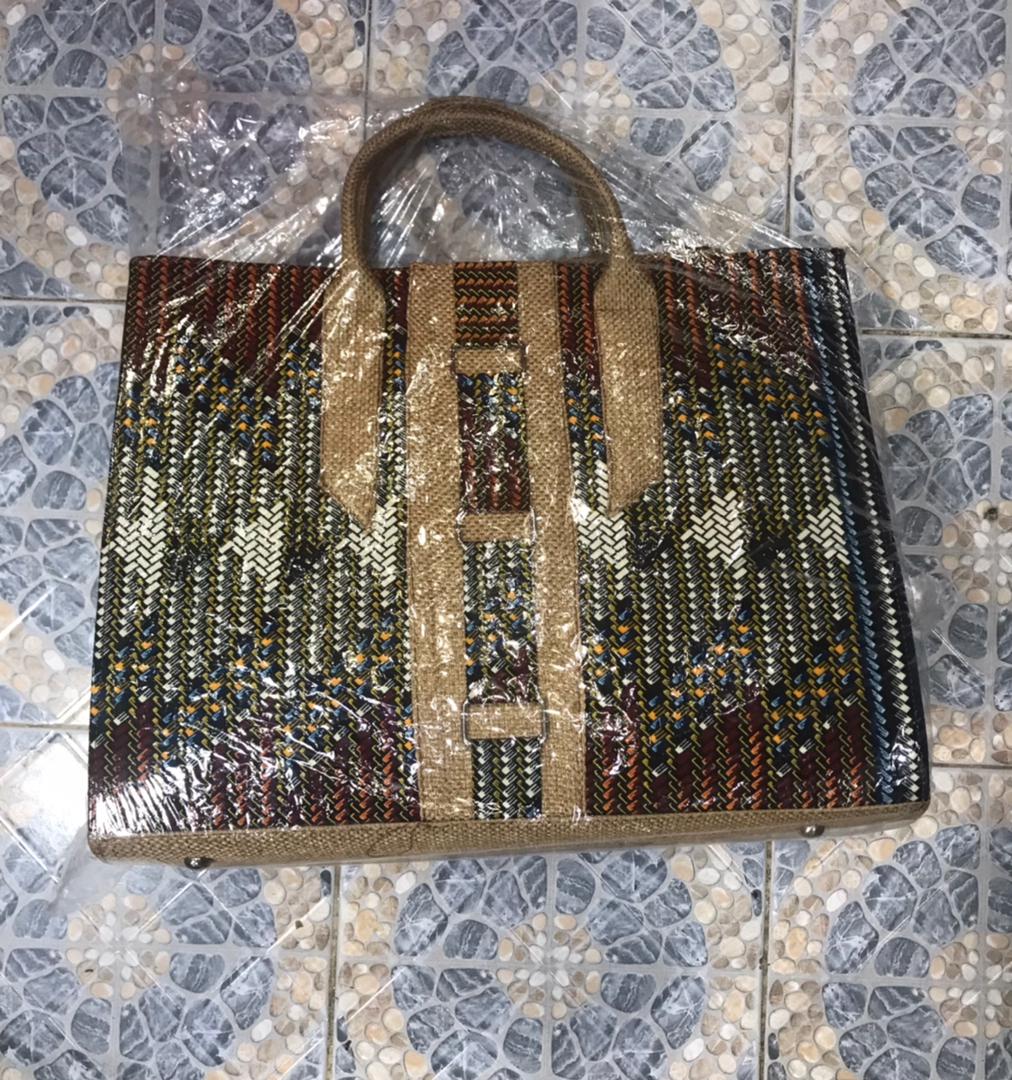 omidan_mitade's tweet photo. Beautiful ankara hand craft from the store 
Say no to boring travelling bags, handbag and packbag 

Ibidunni CFT is here for you

#Ankara 
#bag 
#craft https://t.co/mfSF8GVrFu