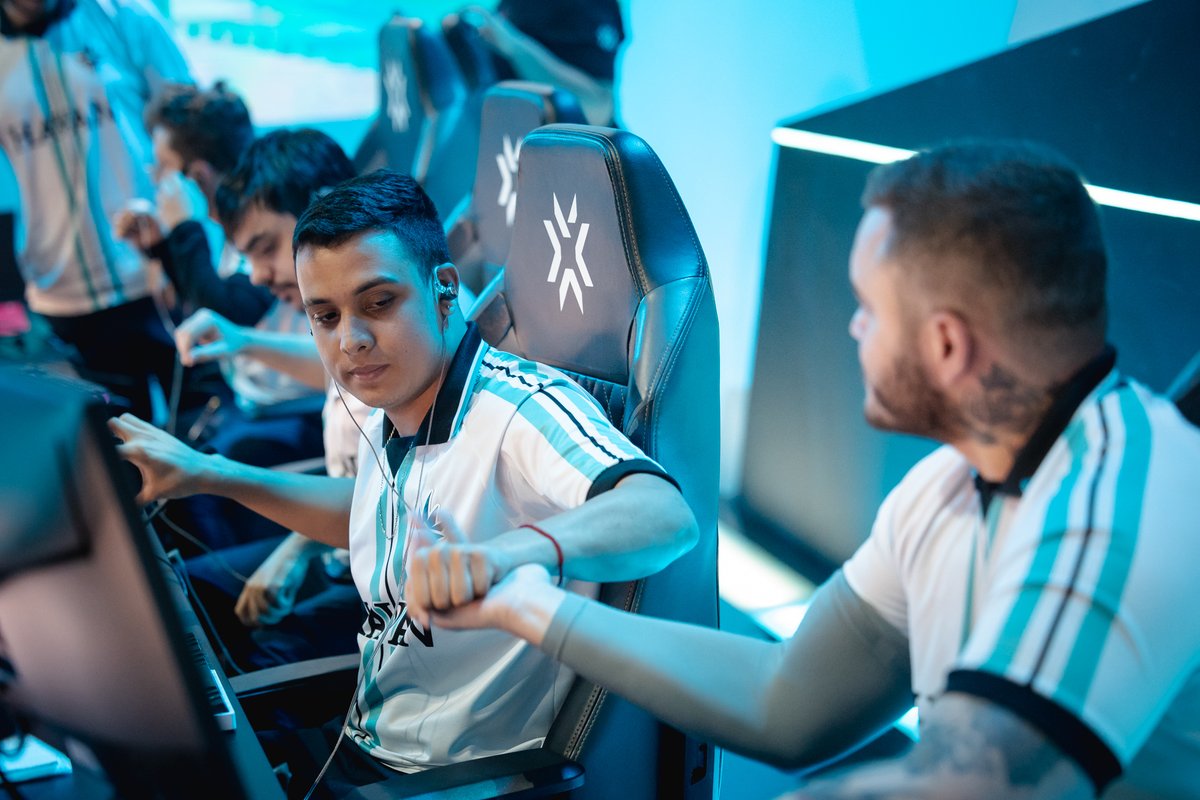 duhtvlr's tweet image. Hoje ocorrerá a final da #EliteCup vs #mixx 17hrs

Conto com a torcida de vocês 🫶

Acreditar é preciso. 🥷