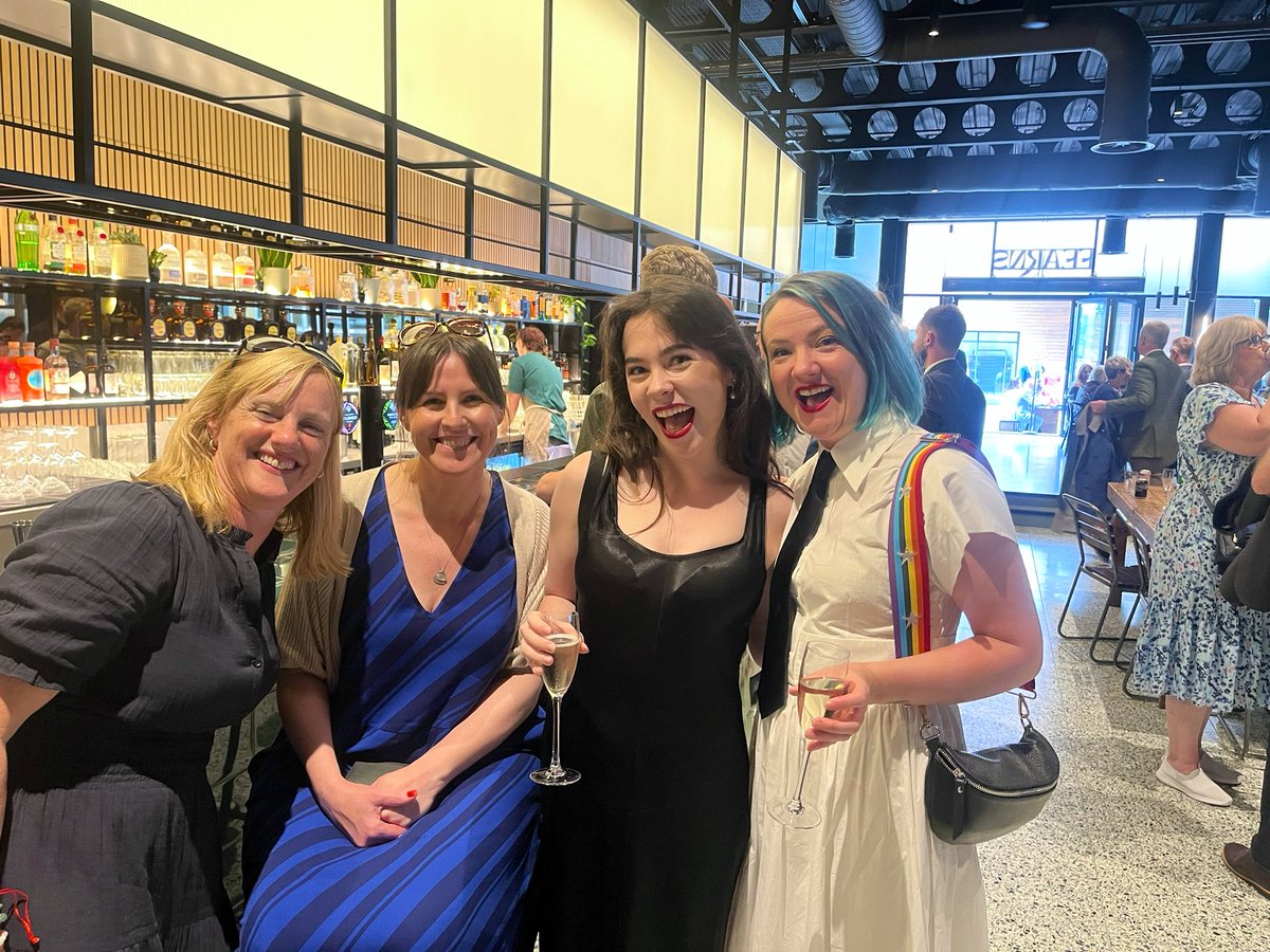 Katieshortty_'s tweet photo. After 3 crazy and incredible years, I’ve graduated Leeds Conservatoire BA Acting intact and with the award in Performing Arts😭 I owe everything to these incredible women - the best teachers and mentors around! @handlerincarter @baxter7laura @JoBoClarkVoice @Natpoys ♥️ https://t.co/W5M0eixnF8