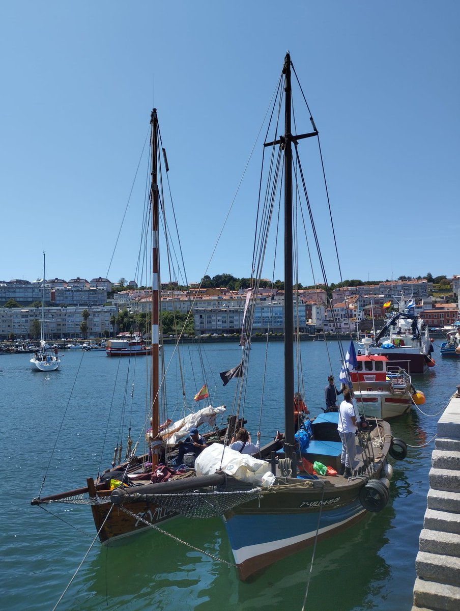 sadaembtrad's tweet photo. ⛵ O III Convoi 'Tesa a escota', formado por máis dunha ducia de barcos, arribou a Sada hoxe!

#encontrosada
#embarcaciónstradicionais
#embarcaciónstradicionaisgalicia https://t.co/U8RWuJVo00