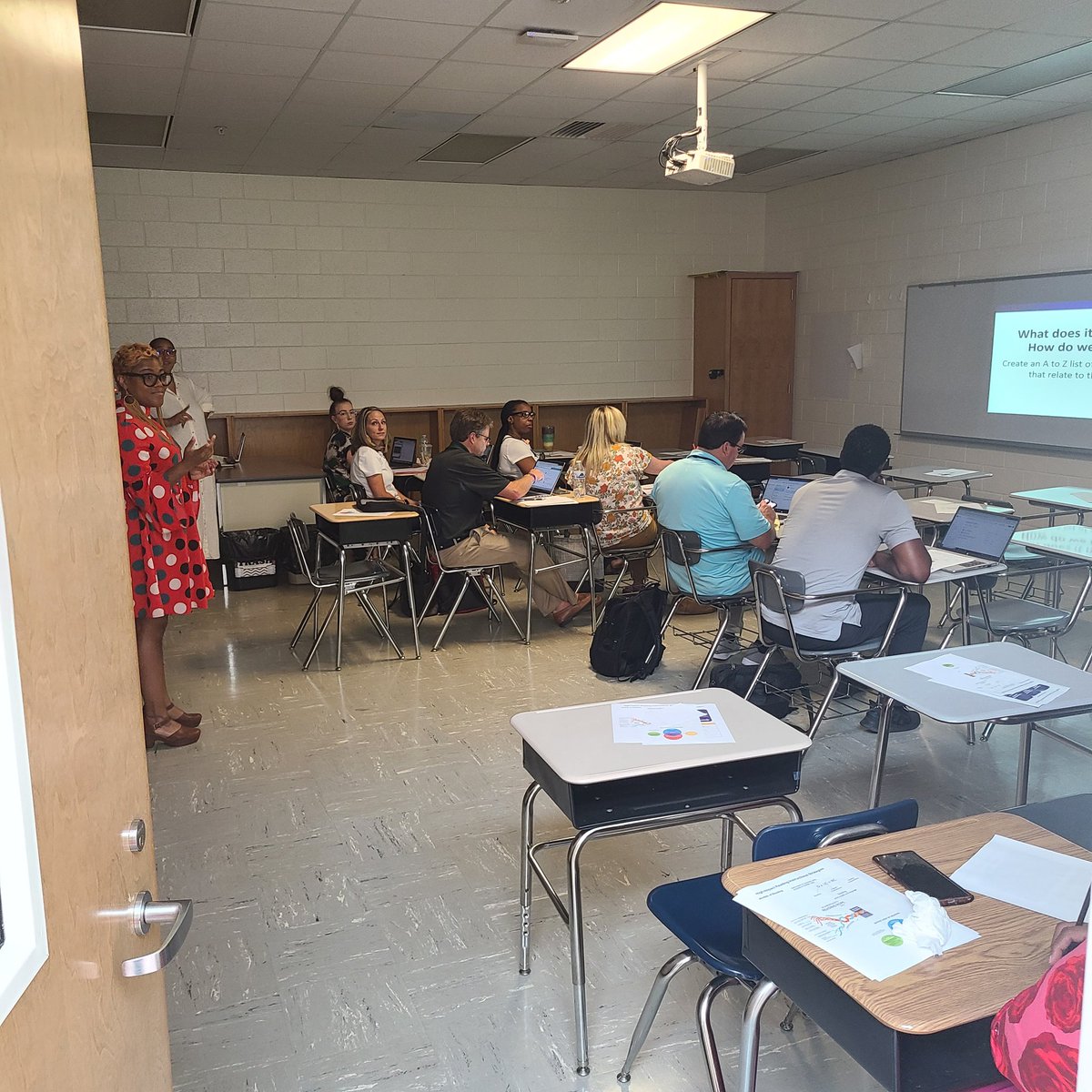 BSmithHCS's tweet photo. Friday was full of amazing professional development by our phenomenal Seconday ELA presenters! @ELA_HCS #enhancelearning https://t.co/CzsmndmIqO