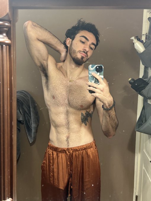 Sleepy https://t.co/5wLCSaNcY0