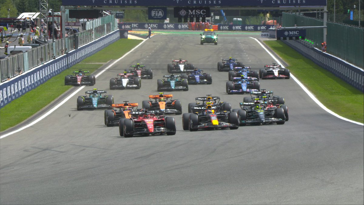 ViralUltimaHora's tweet photo. SÍGUENOS y RETUITEAR / #ÚltimaHora - #GPBelgica  
Sin grandes emociones y pocos imprevistos, FINALIZA el Gran Premio de Bélgica. 

Podium:
1 @Max33Verstappen  
2 @SChecoPerez 
3 @Charles_Leclerc

#BelgianGP #F1
 
#Entérate #Breakingnews #Formula1 #RedBull #ElMexiquenseVIP #Ferrari #DifudiónMAZorro
Crédito: @F1