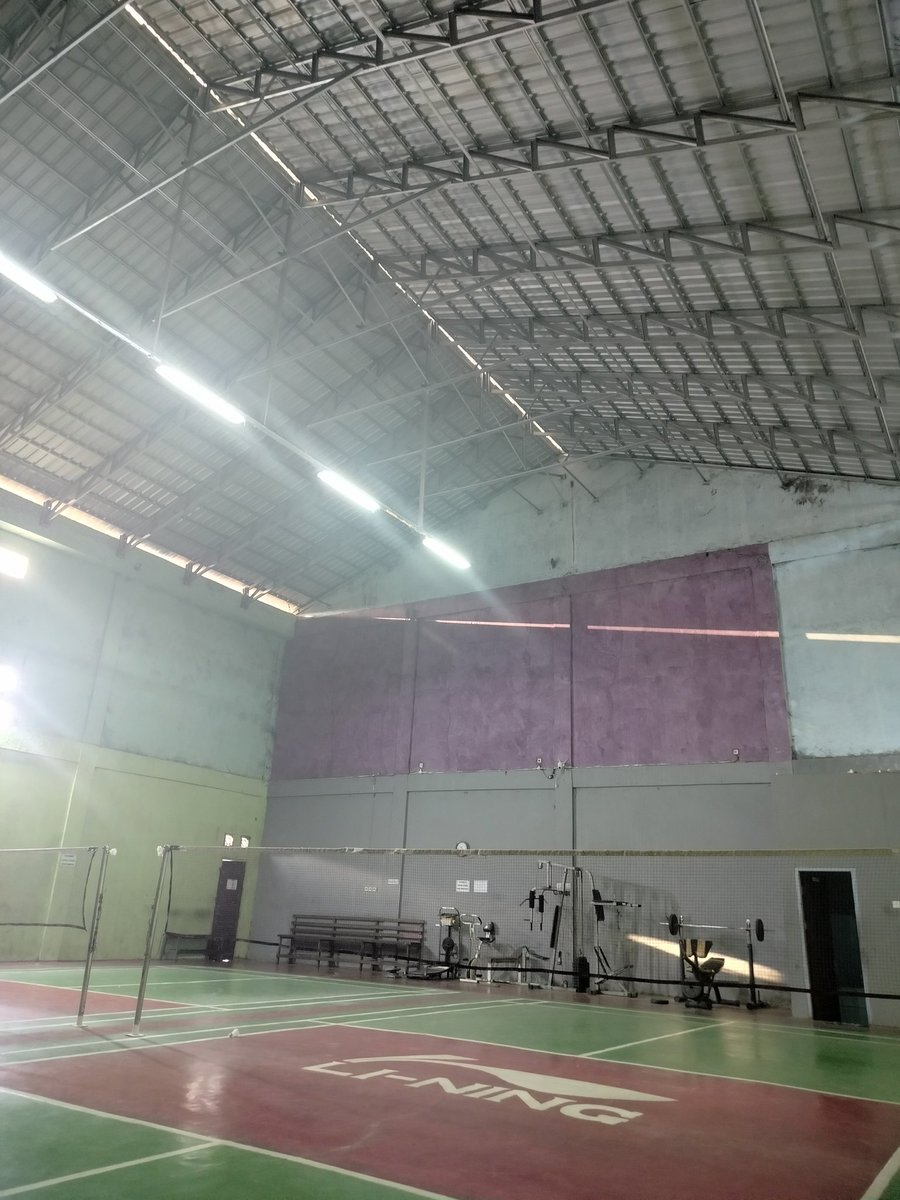 jambuairr5's tweet photo. badminton dulu ga sie https://t.co/QZYtuTUJ4M