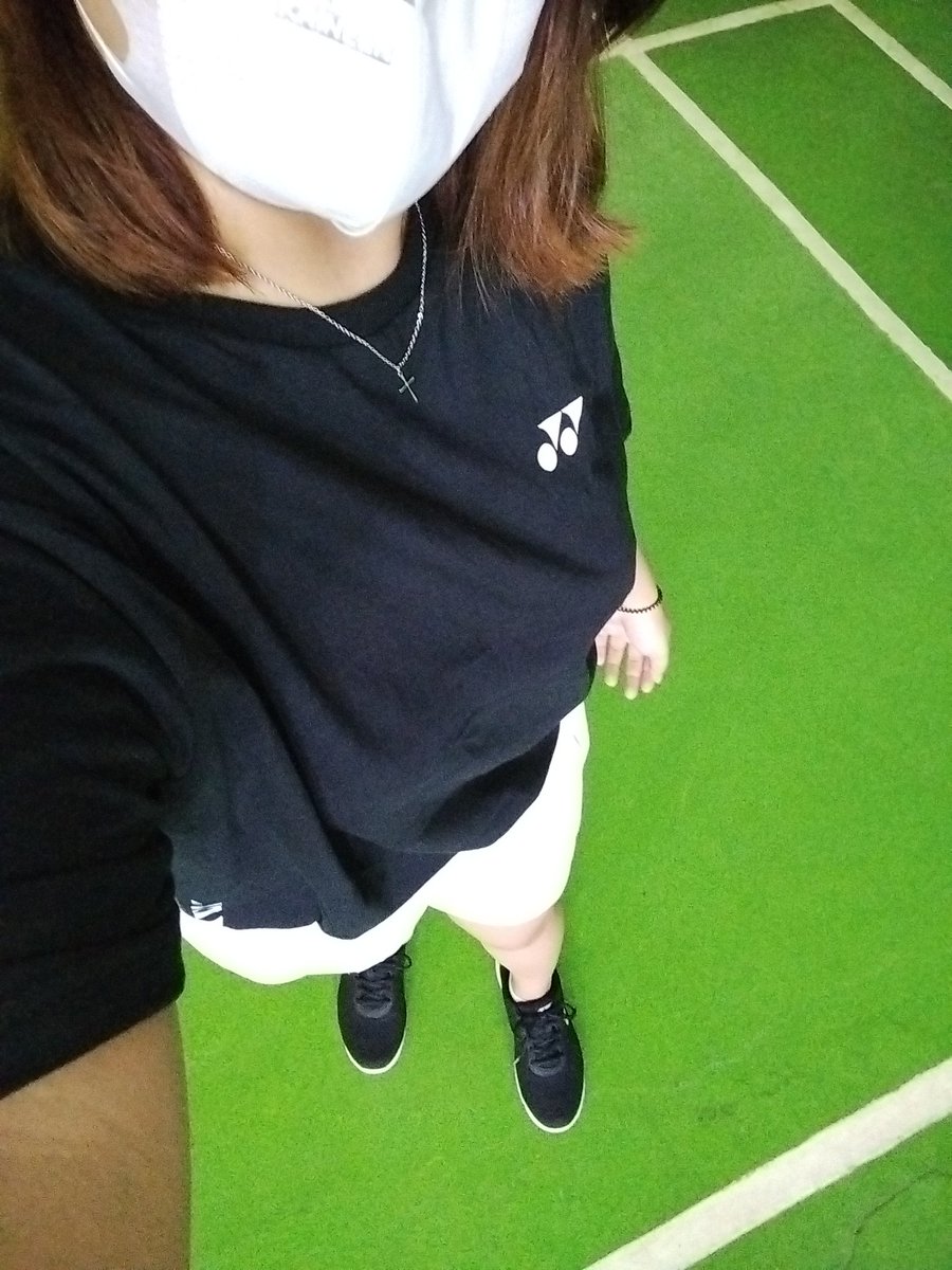 jambuairr5's tweet photo. badminton dulu ga sie https://t.co/QZYtuTUJ4M