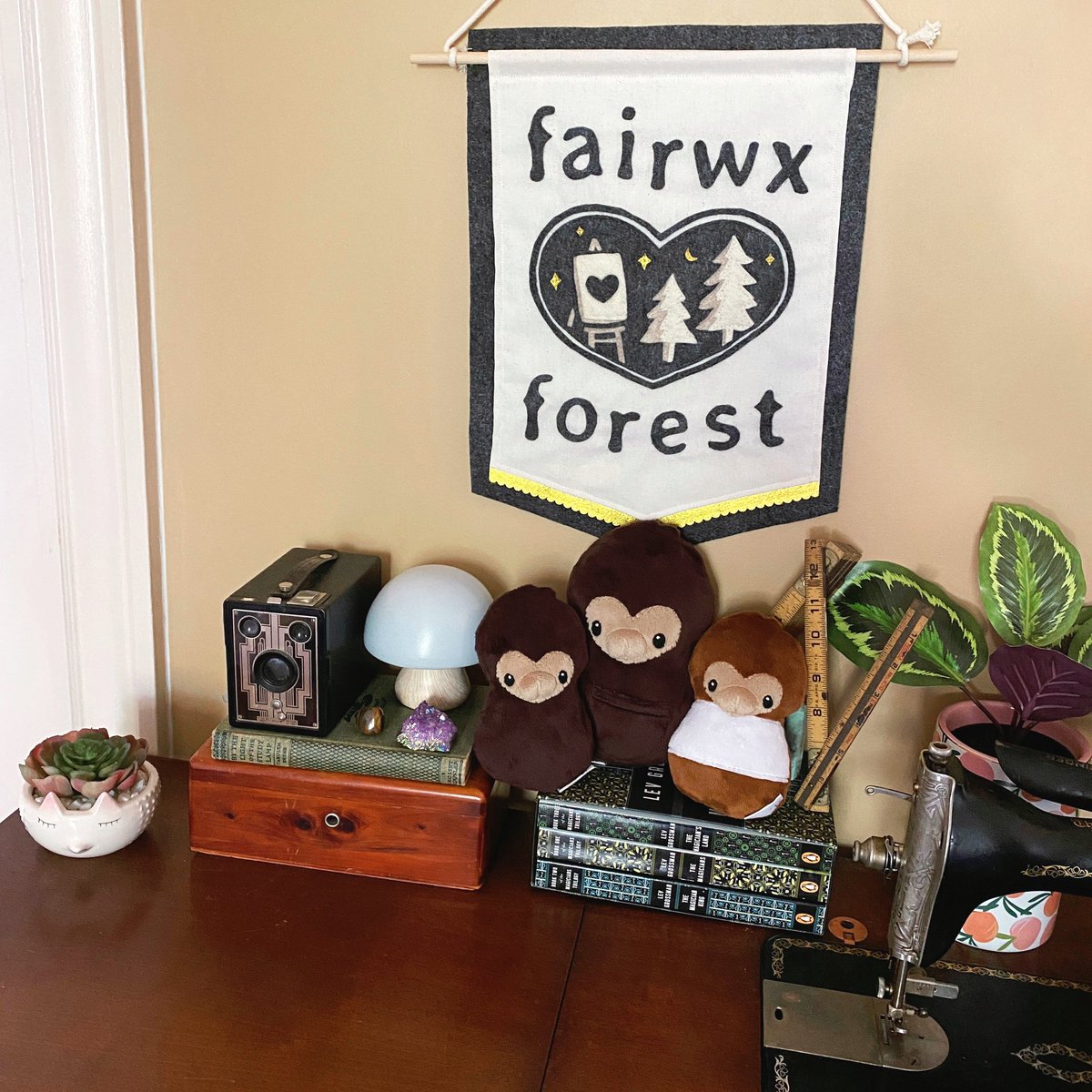 Last day of my handmade plush drop! This little niffler/echidna family is still available for now but there’s only one of each of the babies left (the mamas are more huggable and have tiny pockets for shiny things though!) — make your final picks at fairwxforest.etsy.com !