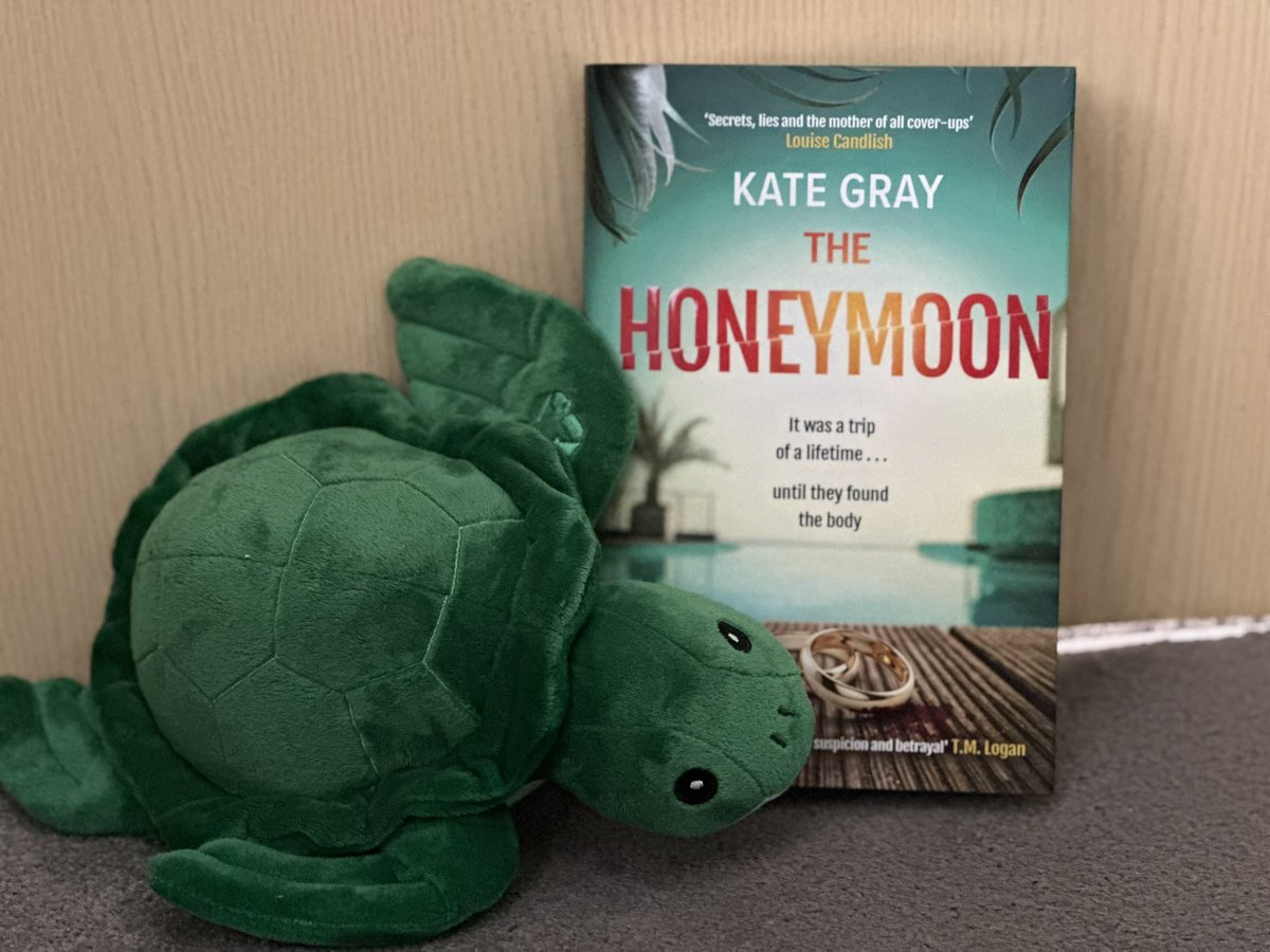 🚨GIVEAWAY🚨

📚Who would like to win a copy of one of the summer’s biggest thriller reads? I’ve got a copy of #TheHoneymoon by @KateGrayAuthor to give away!
 
To enter:
⭐️Follow me
⭐️Like 
⭐️Retweet

📚UK only. Ends 6/8 (🐢not included!) 

#giveaway #booktwitter #booklove