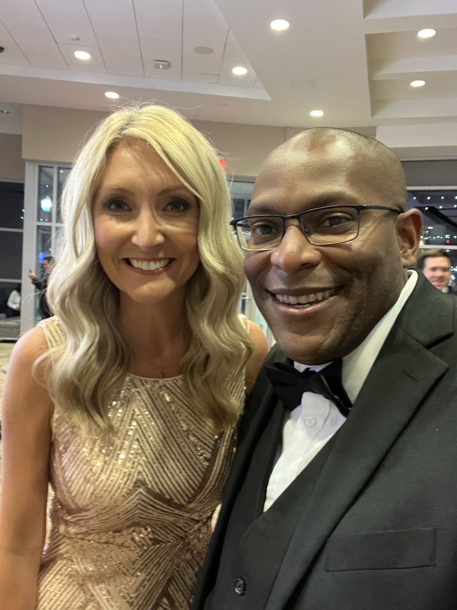 MarioAndersonTV's tweet photo. @SpectrumNews1KY @OhioValleyEmmy @JohnnyGregg @ambersmithtv @DWilliamsTV It was so great to re-connect with so many friends @OhioValleyEmmy last night. 

I also loved being able to meet for the first time several fellow friends from Twitter or just “the biz”, who I’ve “known” for a long time, but hadn’t officially met until #OVEmmy. So awesome! https://t.co/i8ircjcY9K