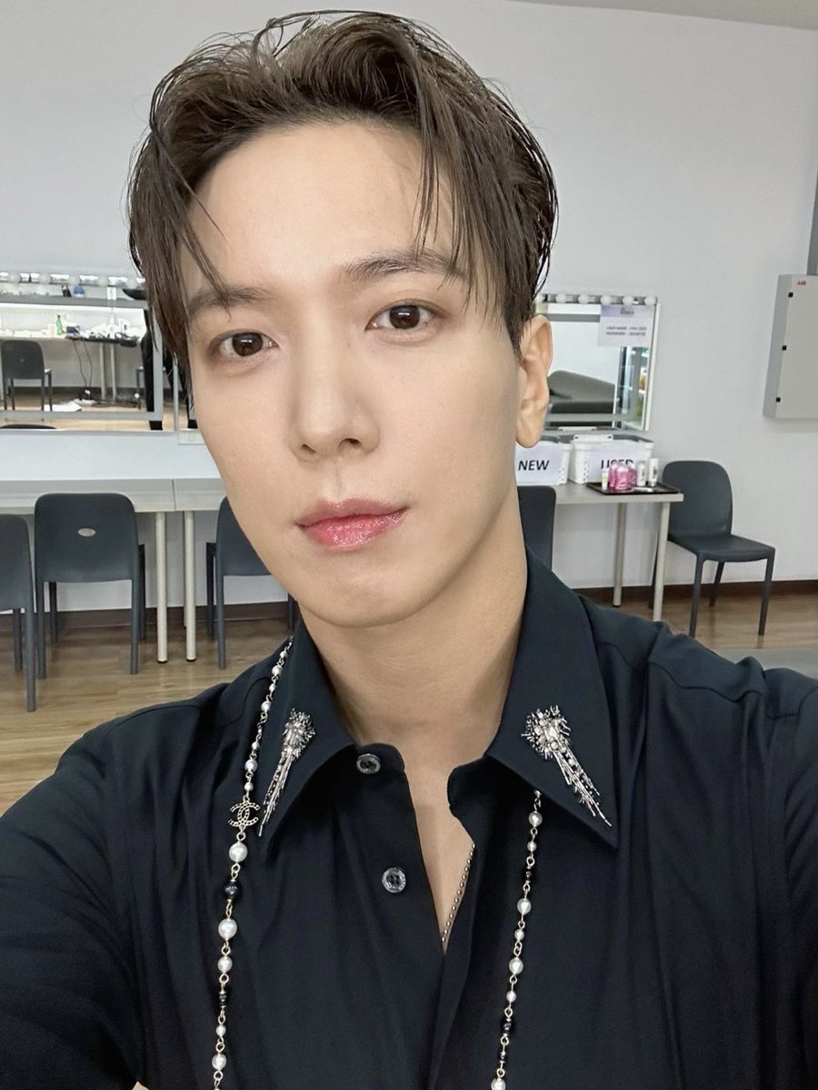 CN_FANCLUB's tweet photo. [📸] 2023 JUNG YONG HWA LIVE ‘ALL-ROUNDER’ IN BANGKOK

BOICE가 있어서 정용화가 더 완벽해질 수 있었어요
끝까지 함께 달려주셔서 감사합니다💙

#CNBLUE #씨엔블루 #정용화 #JUNGYONGHWA #ALL_ROUNDER https://t.co/wWKdOIDYjZ