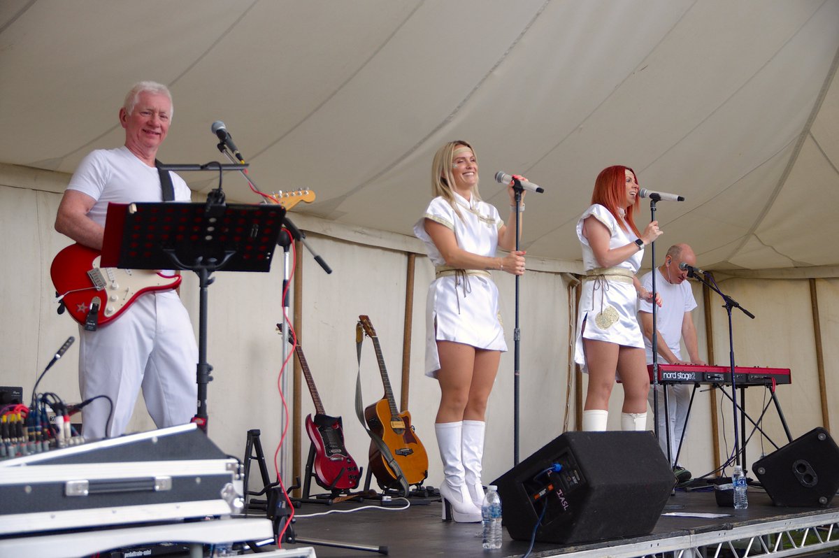 natfound's tweet photo. Saturday at #PitS23 was just the sunny vibe we love, despite the odd shower of rain keeping us on our toes! Richie and Dan kicked off the daytime entertainment, followed by the Abbaholics, which had the whole field dancing.
#NormalisingNudity #festivalwear #MUSICFESTIVAL https://t.co/TbKpj9xs62