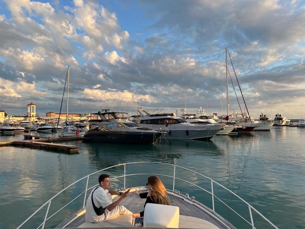 #Russland: #Urlaub in Zeiten des Krieges. Wohin reisen, wenn auf Grund der #Sanktionen der Urlaub im Ausland nur für finanzstarke Russen möglich und mit hohem Aufwand verbunden ist? Kurorte wie #Sotschi platzen aus allen Nähten. Heute im @weltspiegel_ard