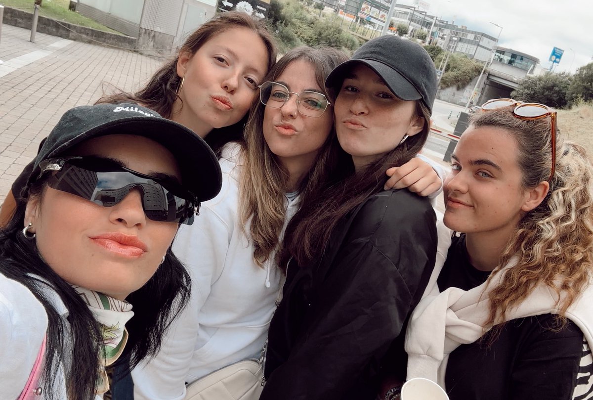 lalinoticias1's tweet photo. #LaliConFans π¦π
#lali #laliesposito @lalioficial https://t.co/1cC4ppiVWB