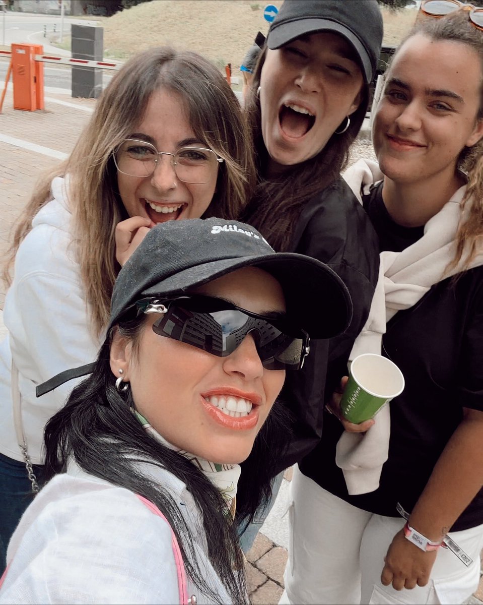 lalinoticias1's tweet photo. #LaliConFans π¦π
#lali #laliesposito @lalioficial https://t.co/1cC4ppiVWB