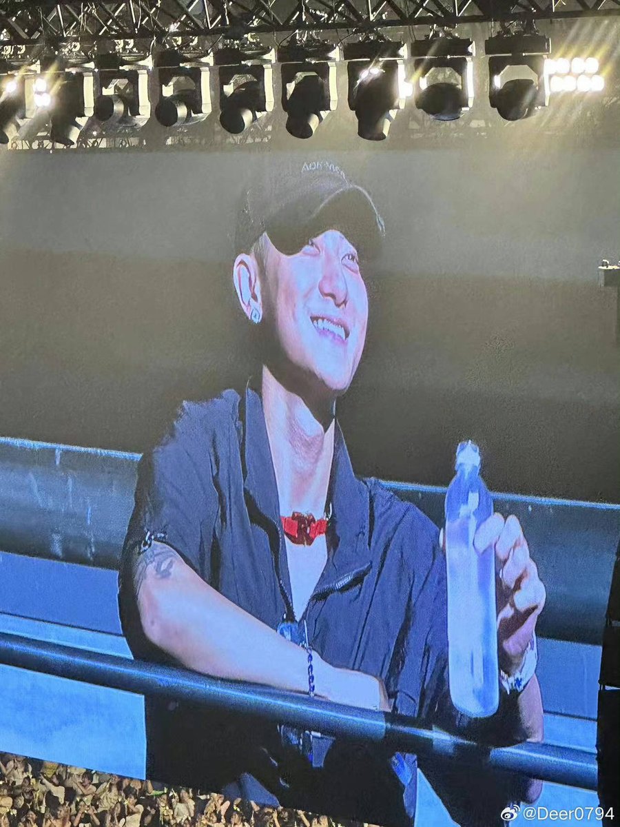 noviaini's tweet photo. Tao attending Luhan's concert in Beijing tonight. Luhan gives shout out to his bro Tao. Luhan also reveals that the two may have another collaboration in the future.

CAN'T WAIT!!! #ZTAO #HuangZitao https://t.co/Q8C0ONW65W