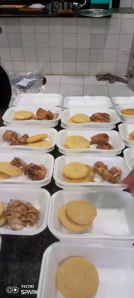 Todas las Pqa. Todos unidos para disfrutar de la #RutaLive gran regalo del Pdte. <a href="/NicolasMaduro/">Nicolás Maduro</a>  a nuestros jóvenes bachilleres y el ejercito de cocineras activas preparando una alimentación rica y balanceada. <a href="/_LaAvanzadora/">Yelitze Santaella</a>  <a href="/pedrodiazg59/">Pedro Diaz</a>