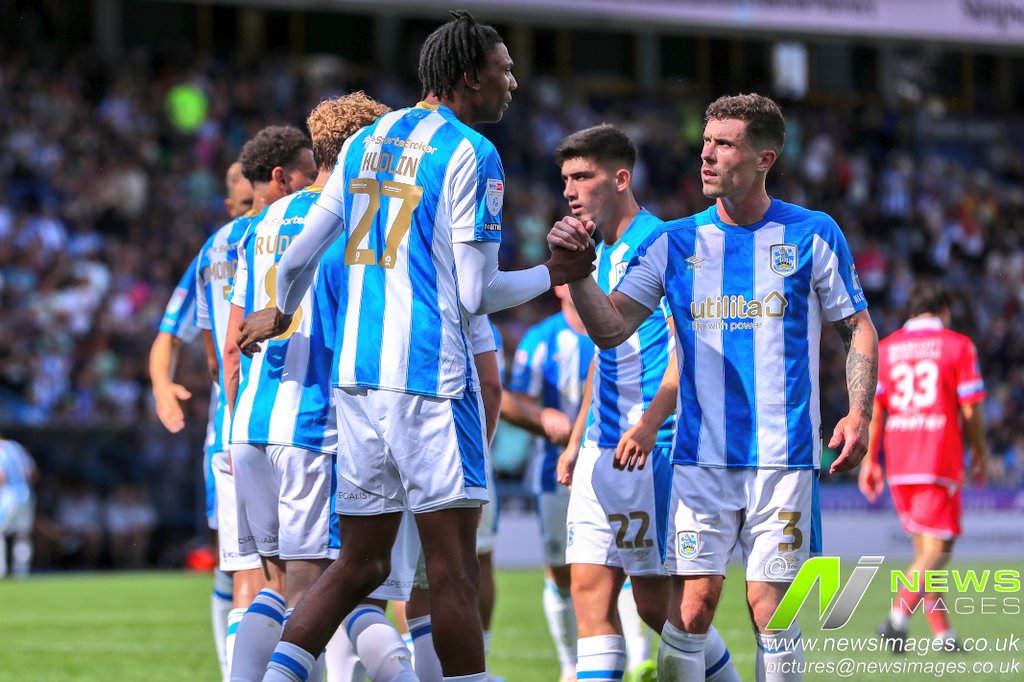 First cele of the season

Via <a href="/news_images_uk/">News Images</a>

#huddersfield #huddersfieldtown #htafc  #yorkshire #netherlands #holland #Heerenveen #remote #remotecamera #mycanon #championship #goal #football #footballphotography