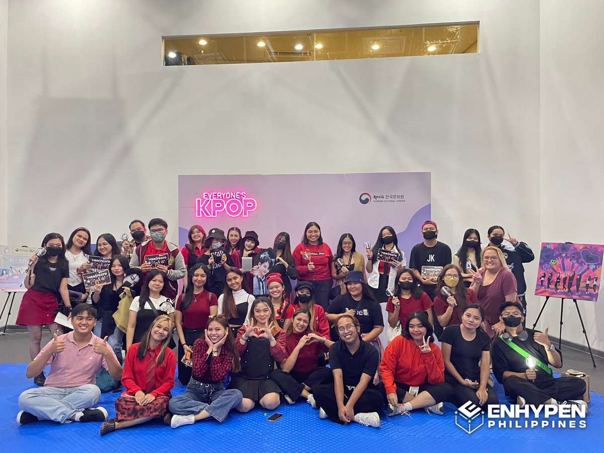 EnhypenPH's tweet photo. 𝕿𝖍𝖊 𝖋𝖆𝖙𝖊𝖉 𝖊𝖓𝖈𝖔𝖚𝖓𝖙𝖊𝖗 𝖍𝖆𝖘 𝖈𝖔𝖓𝖈𝖑𝖚𝖉𝖊𝖉🥀

Last July 28, Filo-ENGENEs around Taguig City gathered to watch and enjoy 'Manifesto in Seoul' with the watch party and mini-exhibit event entitled '𝐌𝐀𝐍𝐈𝐅𝐄𝐒𝐓𝐈𝐍𝐆 𝐃𝐄𝐒𝐓𝐈𝐍𝐘: 𝐉𝐨𝐮𝐫𝐧𝐞𝐲 𝐨𝐟 𝐅𝐚𝐭𝐞'🎞️

Registrants were able to relieve the moment of the past concert tour before moving on to the new era. 3 Filo-ENGENE was able to win the raffle and the best-dressed category, each bagging an official DARK BLOOD (Engene ver.) album.🥳

On behalf of the ENHYPEN Philippines team, we'd like to thank @KCCPHIL for allowing us to share this momentous occasion with everyone!🫶

More pictures here:
🖇️ https://t.co/fbczAfOqcB

3rd anniversary soon!🧡

#DestinyENFate
#ENHYPEN #엔하이픈