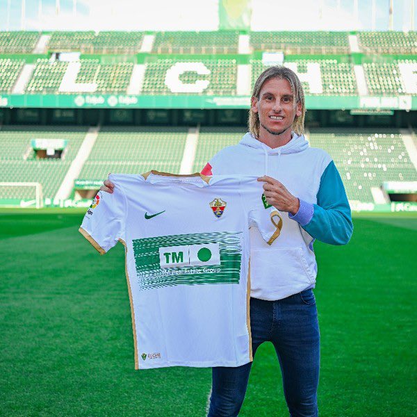 destaquesdodia's tweet photo. 🗣️🎙️Destaque | 🚨Sebastián Beccacece 

O argentino de 42 anos é especulado como possível Treinador do Bahia.

Atualmente treina o Elche da Espanha, mas que caiu para a 2ª divisão nessa temporada.

[@ecbahia | #BBMP | #BahiaCity] https://t.co/yszEtEvuNP