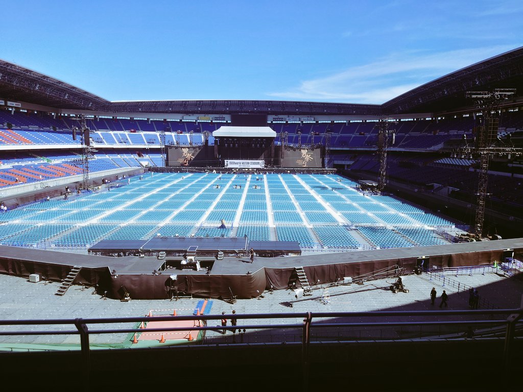 ace_of_chicken's tweet photo. 一面真っ赤な会場の熱気すごすぎた…まさに祭り…
始まる前から熱量すごくてラッキーガールざわざわしてた笑
ほんとに参加できてしあわせだった！ありがとう！！！
#UVERworld_日産スタジアム 
#UVERworld男祭り
#ラッキーガール https://t.co/usvP0DFriy
