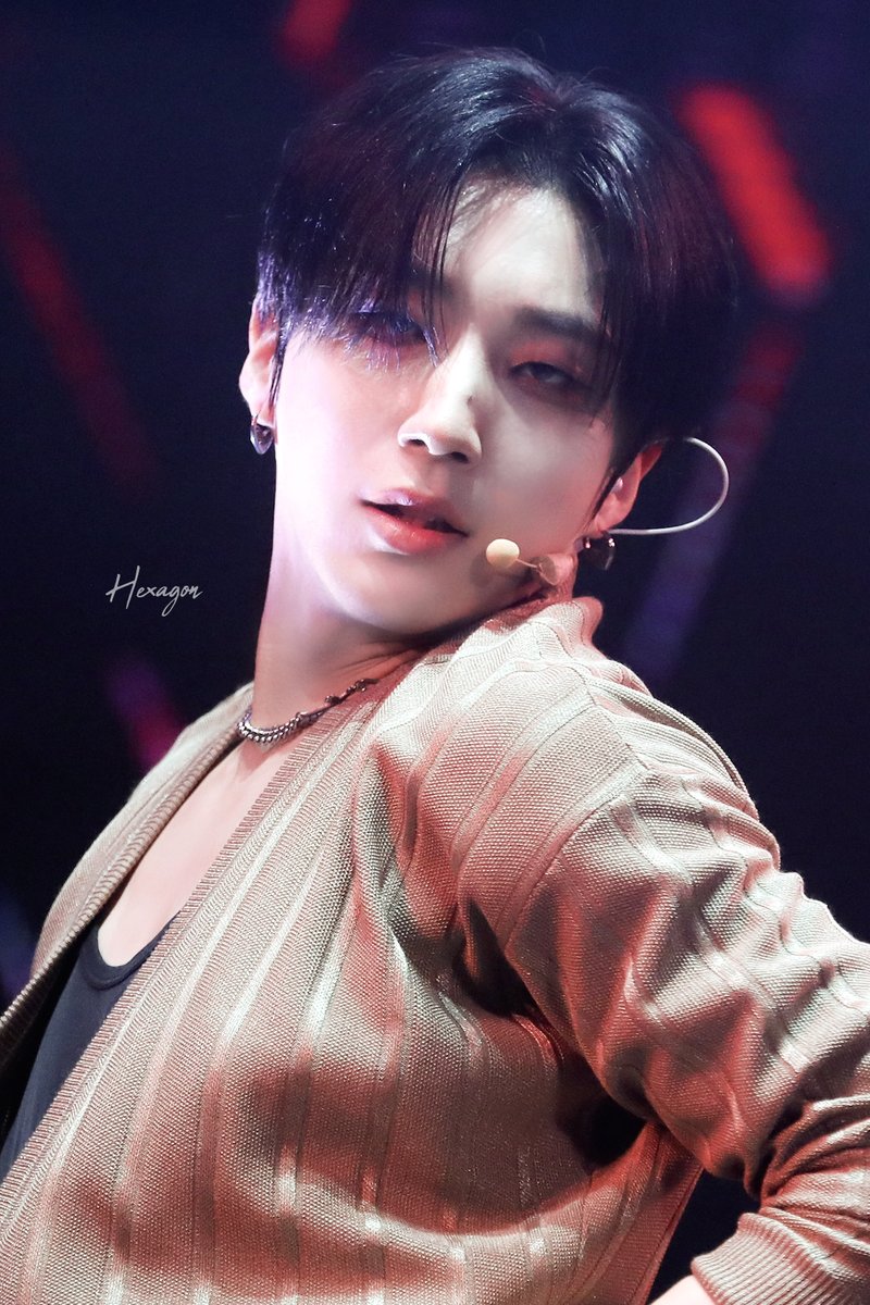 hexagon_mju's tweet photo. 230722 피크타임 앵콜 콘서트            

🖤

#문종업 #MoonJongup #PEAKTIME 
#팀24시 #BAP #비에이피
@jongup_official https://t.co/8psh9dr0uv