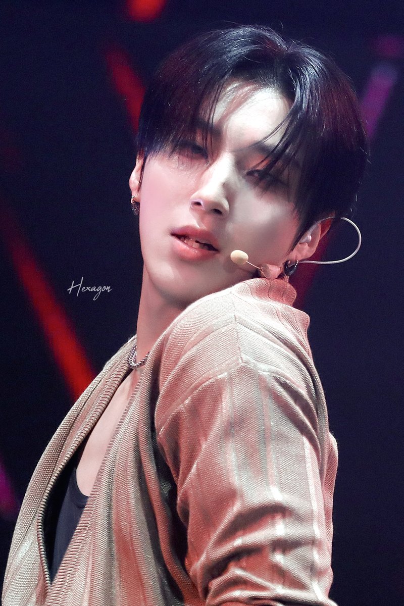hexagon_mju's tweet photo. 230722 피크타임 앵콜 콘서트            

🖤

#문종업 #MoonJongup #PEAKTIME 
#팀24시 #BAP #비에이피
@jongup_official https://t.co/8psh9dr0uv